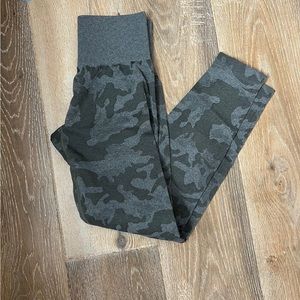 Camo leggings
